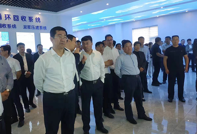 賈汪區(qū)區(qū)領導蒞臨瑞杰機械指導工作！